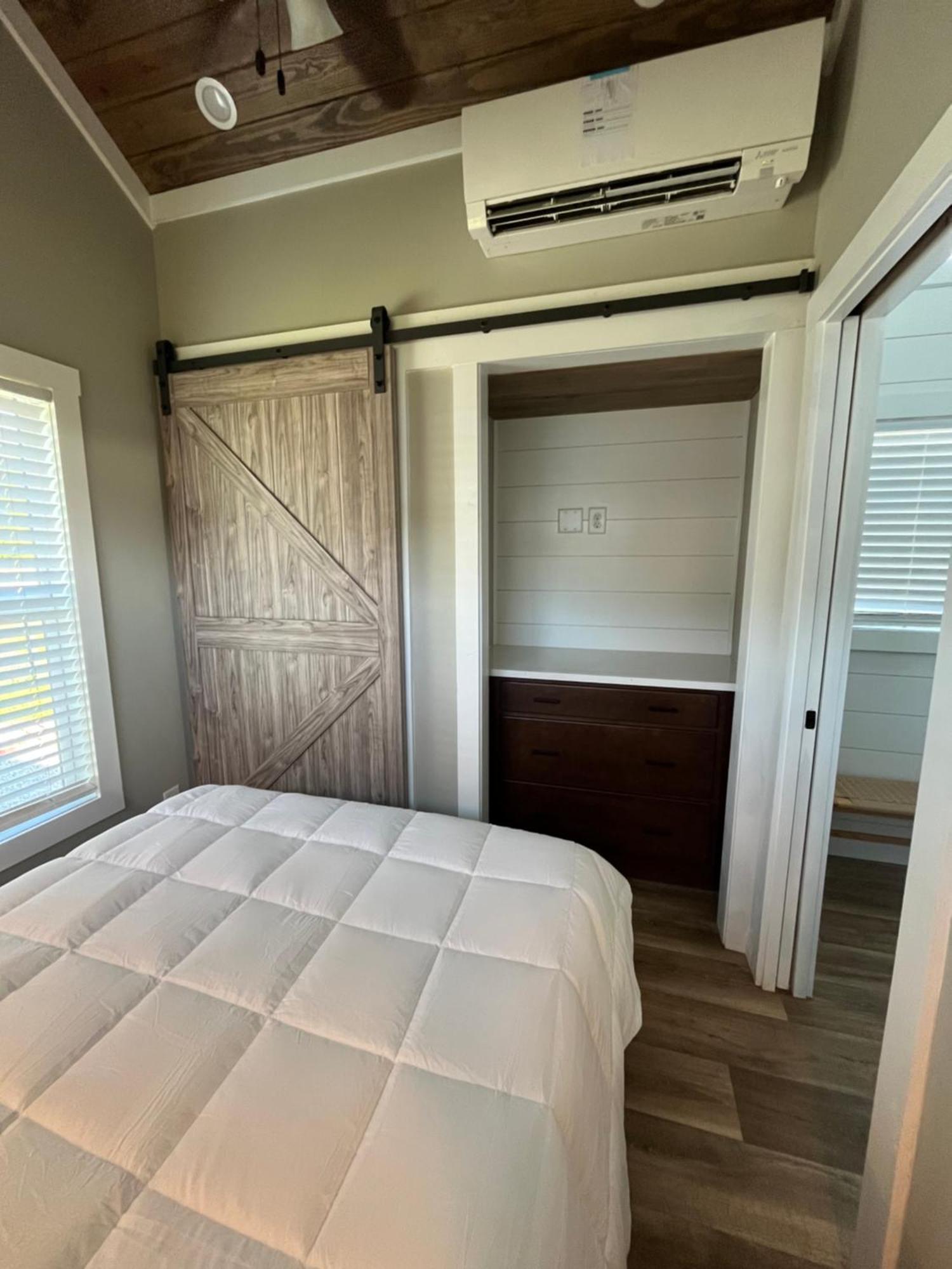 Luxury Riverfront Tiny House- Amazing Views- #111 Strawberry Plains エクステリア 写真